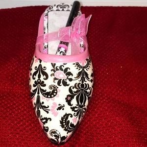 Soul mates Pink & Black paisley design it hold Pad and pen New. Porcelain shoe